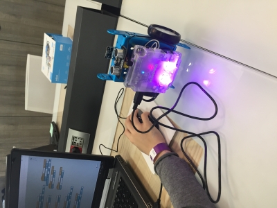 Alternanza scuola lavoro: primo test di robotica con due guance paffutelle